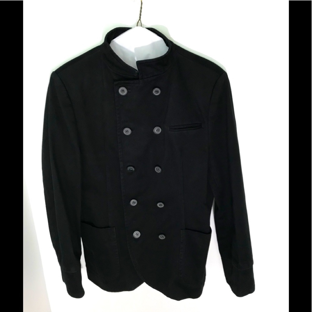 Men’s coat in great condition - barely used.